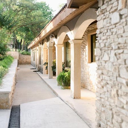 Messina Inn Wimberley Exterior photo