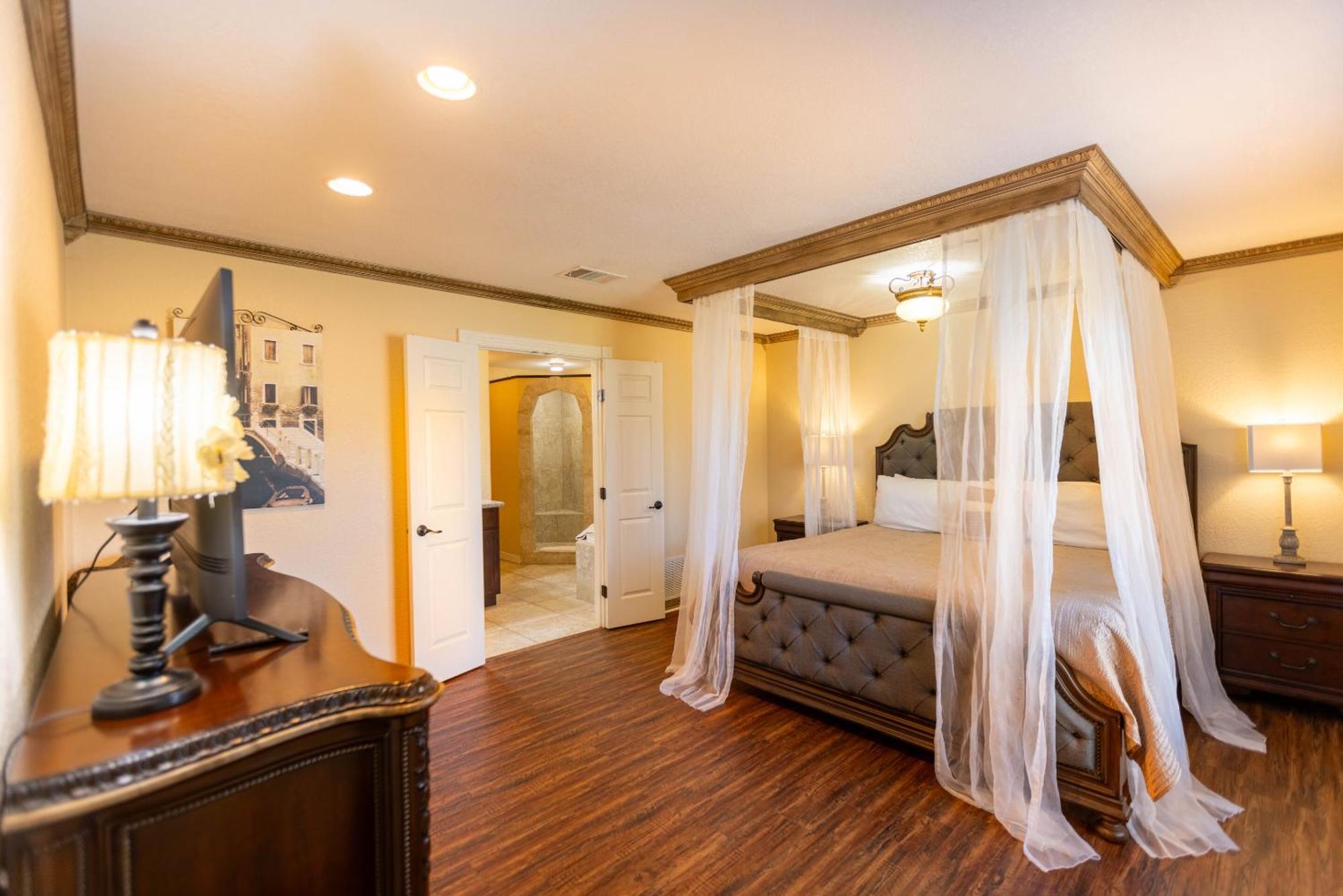 Messina Inn Wimberley Room photo