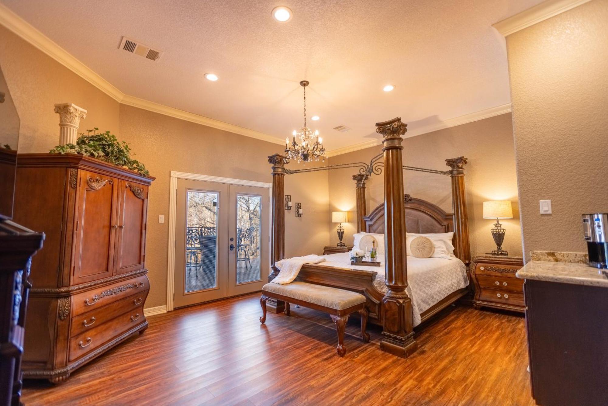 Messina Inn Wimberley Room photo