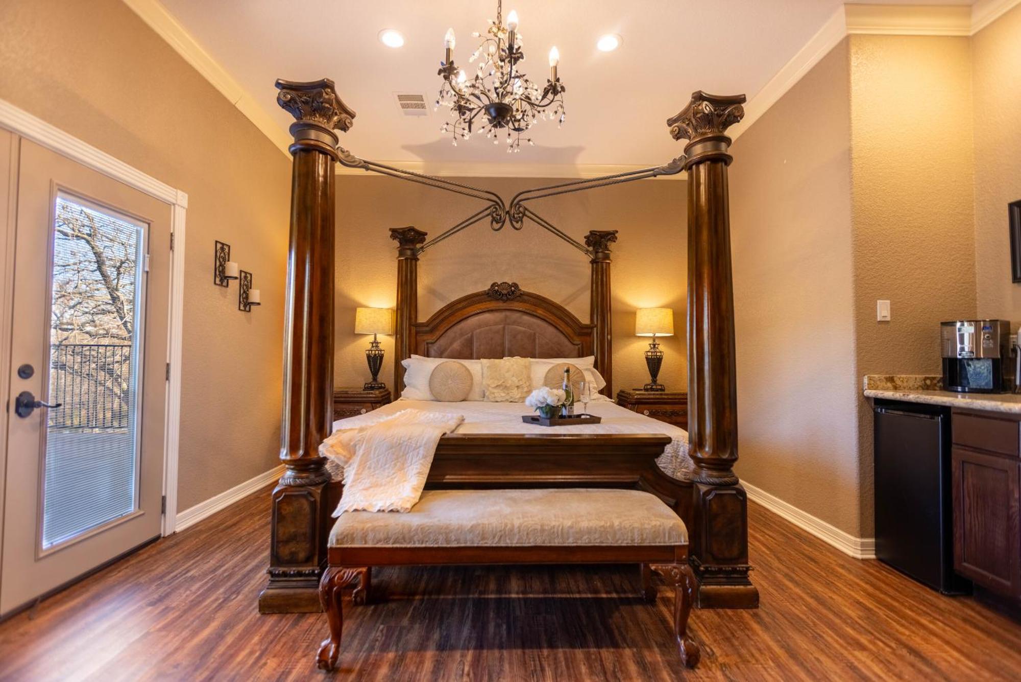 Messina Inn Wimberley Room photo