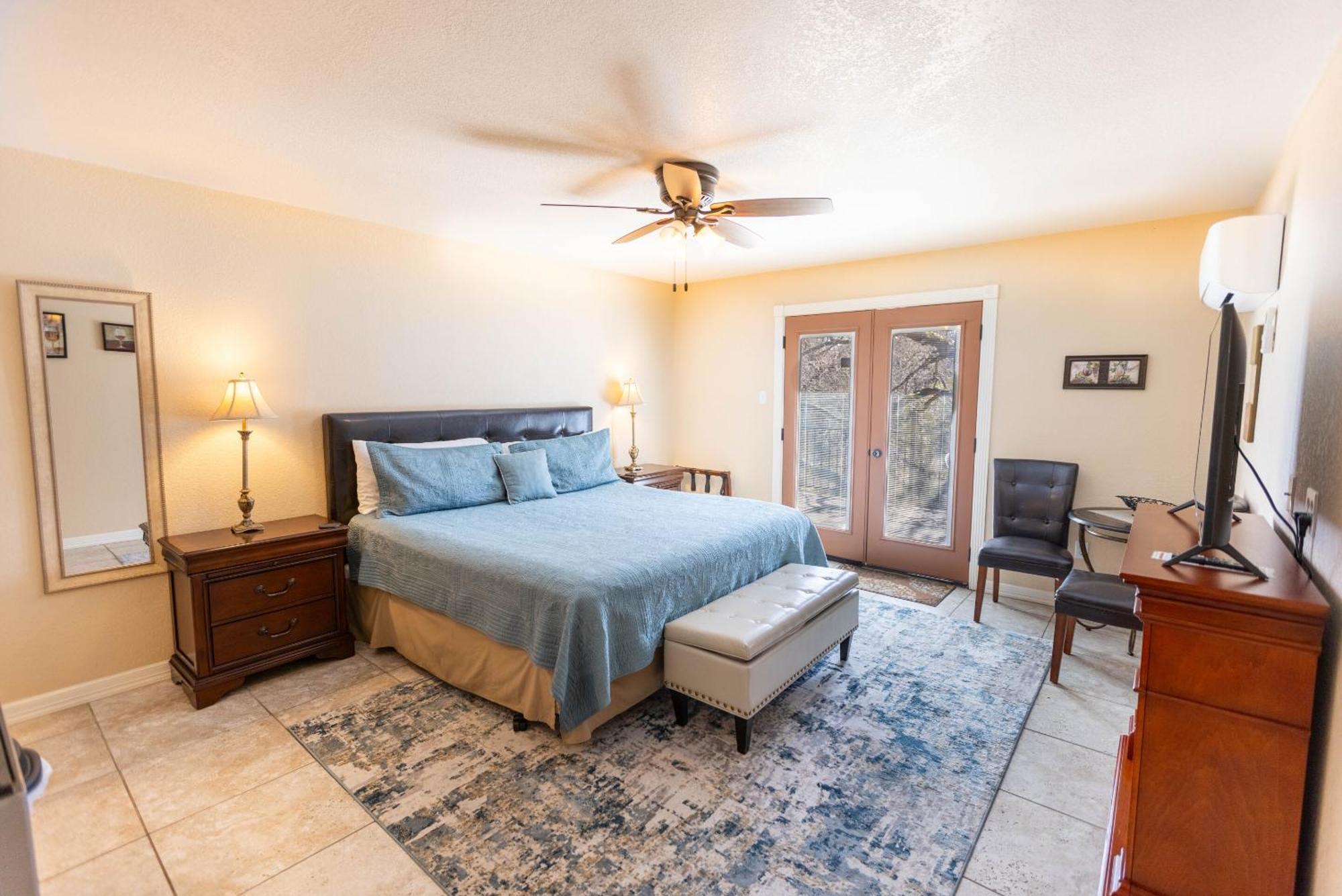 Messina Inn Wimberley Room photo