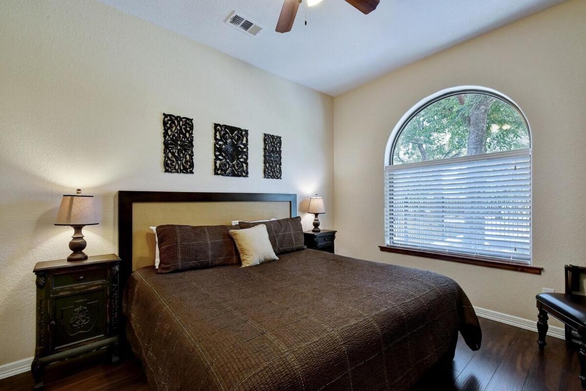 Messina Inn Wimberley Room photo