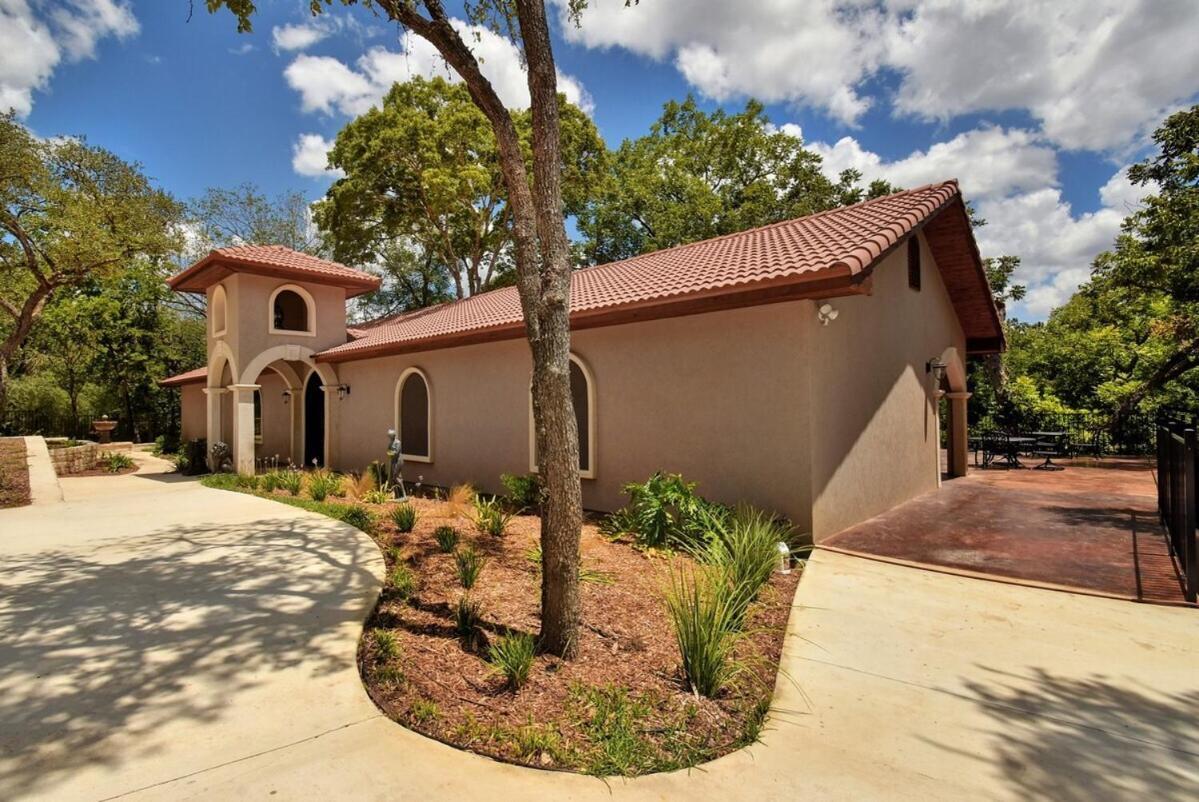 Messina Inn Wimberley Exterior photo