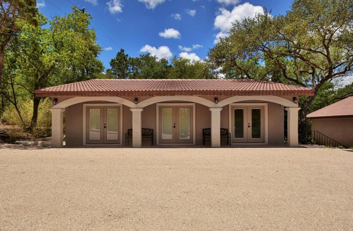 Messina Inn Wimberley Exterior photo